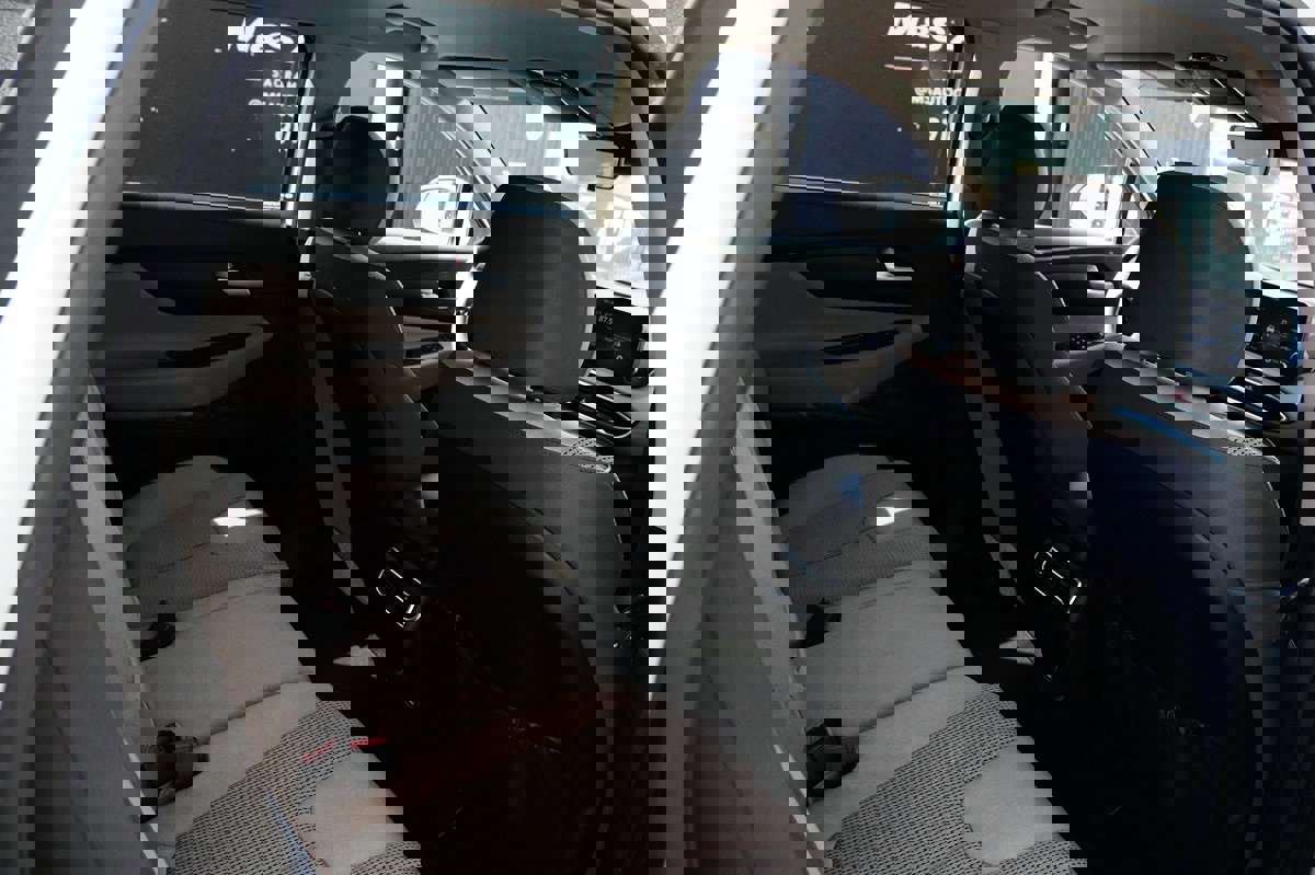 Used 2021 Hyundai Santa Fe SE image 17