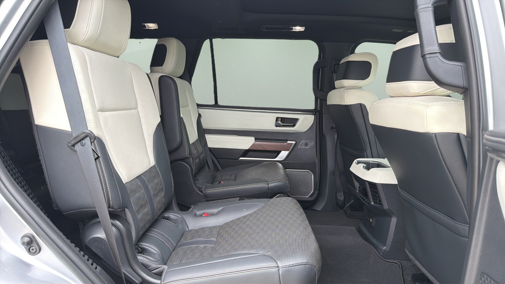 Used 2023 Toyota Sequoia Capstone AWD/4WD image 19