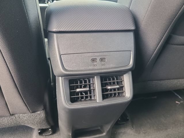 New 2026 Chevrolet Equinox LT w/ Safety and Technology Package FWD image 11