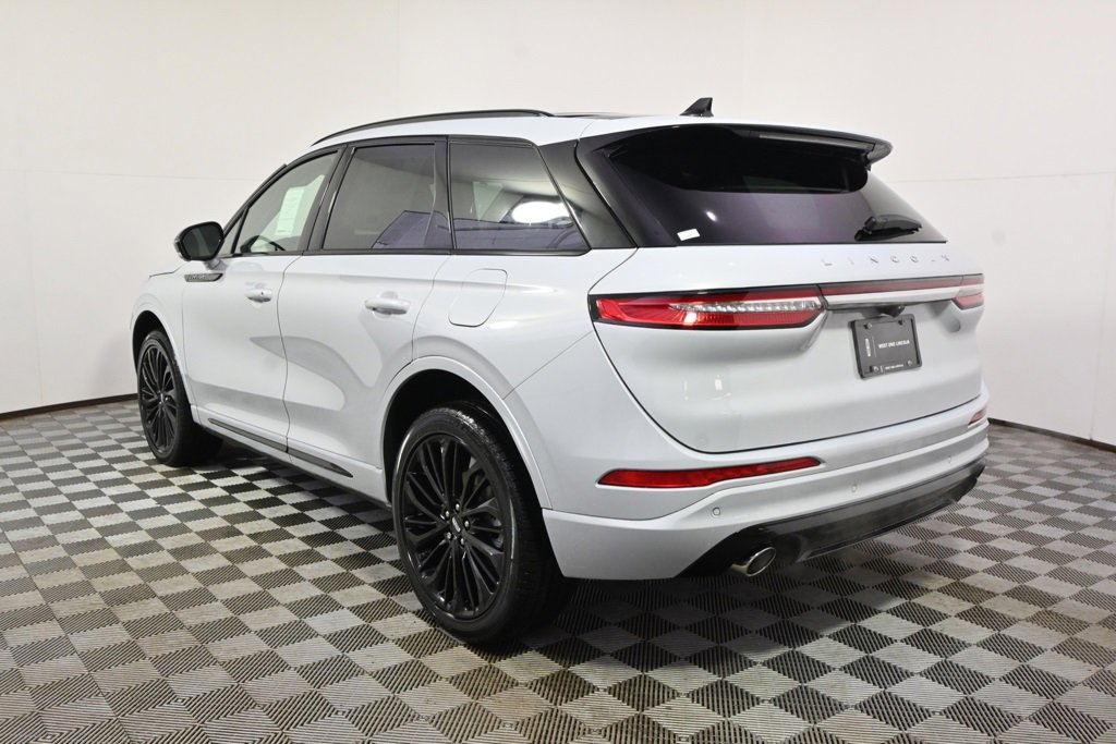 New 2026 Lincoln Corsair Reserve w/ Jet Appearance Package image 4