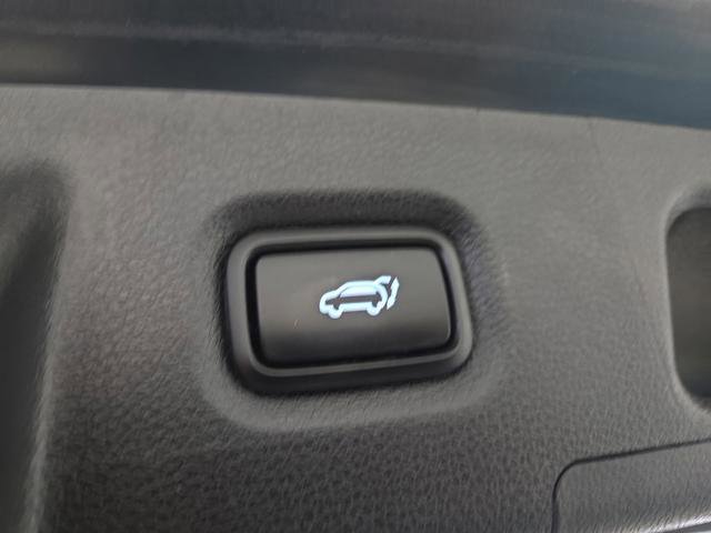 Used 2020 Hyundai Santa Fe Limited image 16