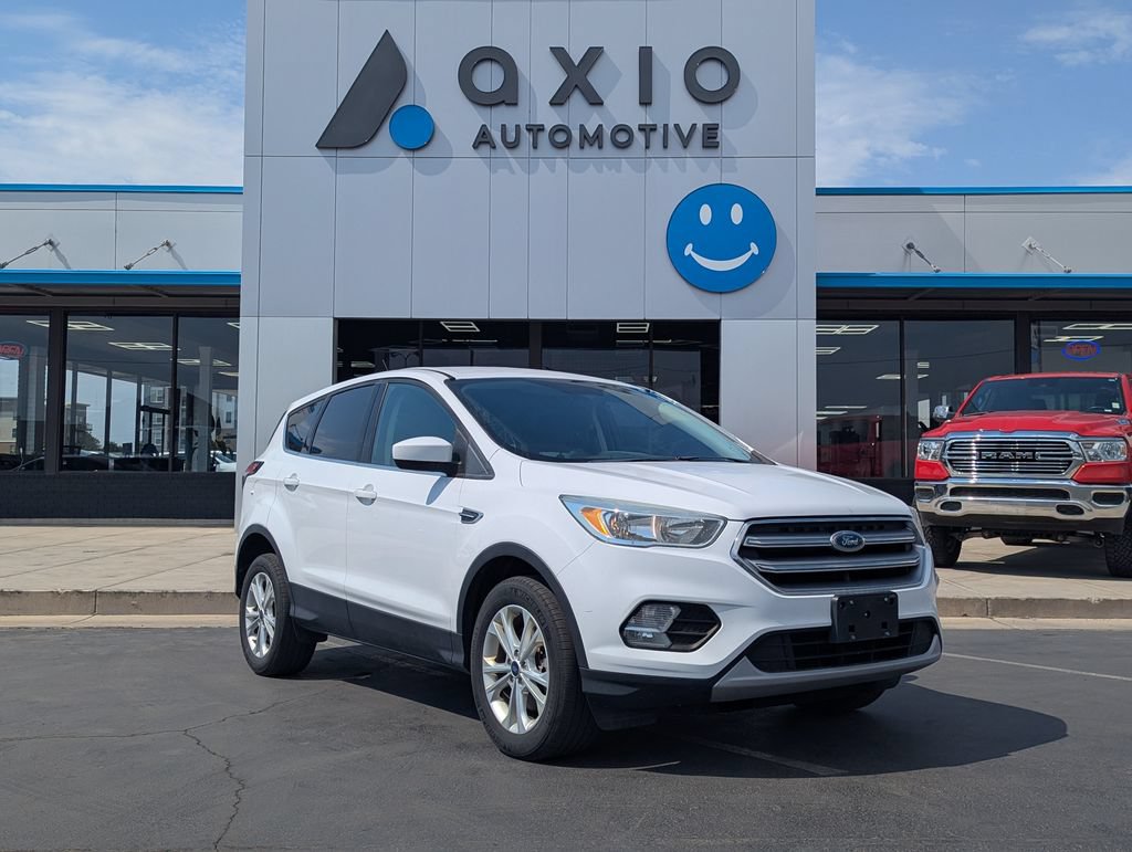 Used 2017 Ford Escape SE AWD/4WD image 1