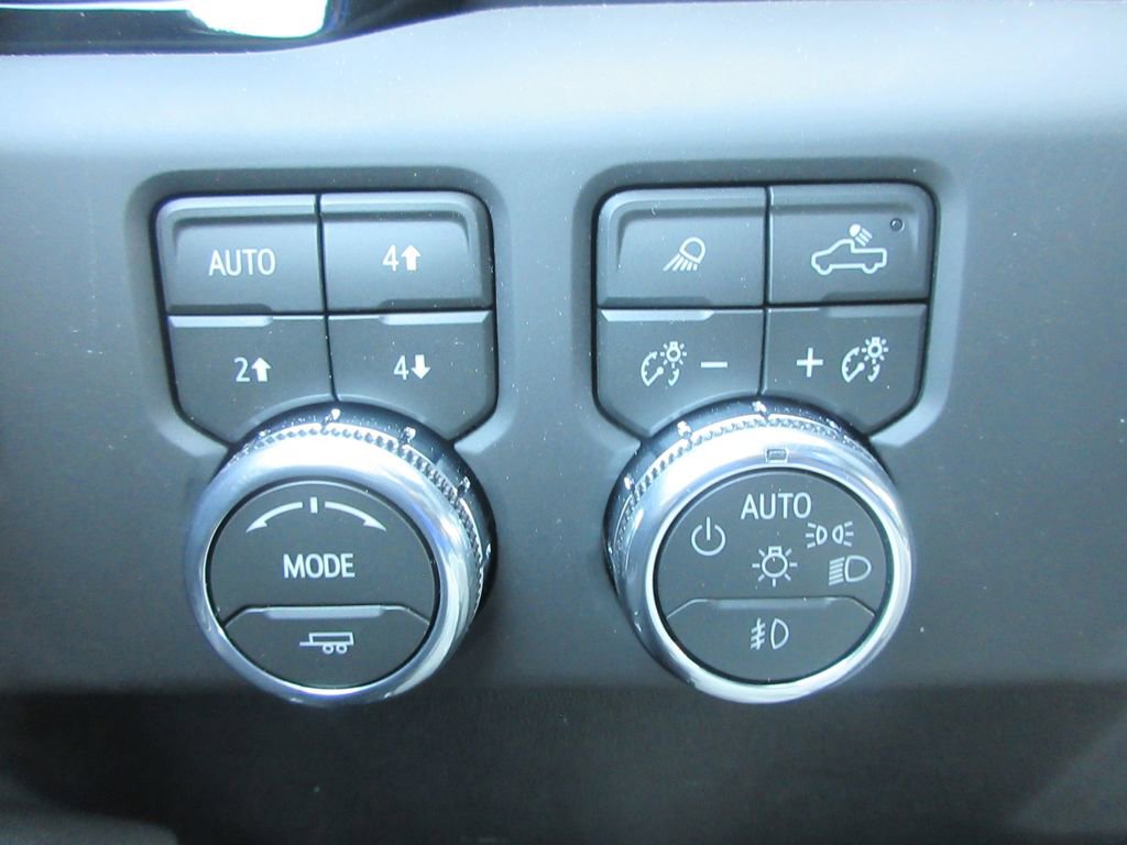 New 2026 GMC Sierra 3500 AT4 w/ AT4 Premium Plus Package AWD/4WD image 17