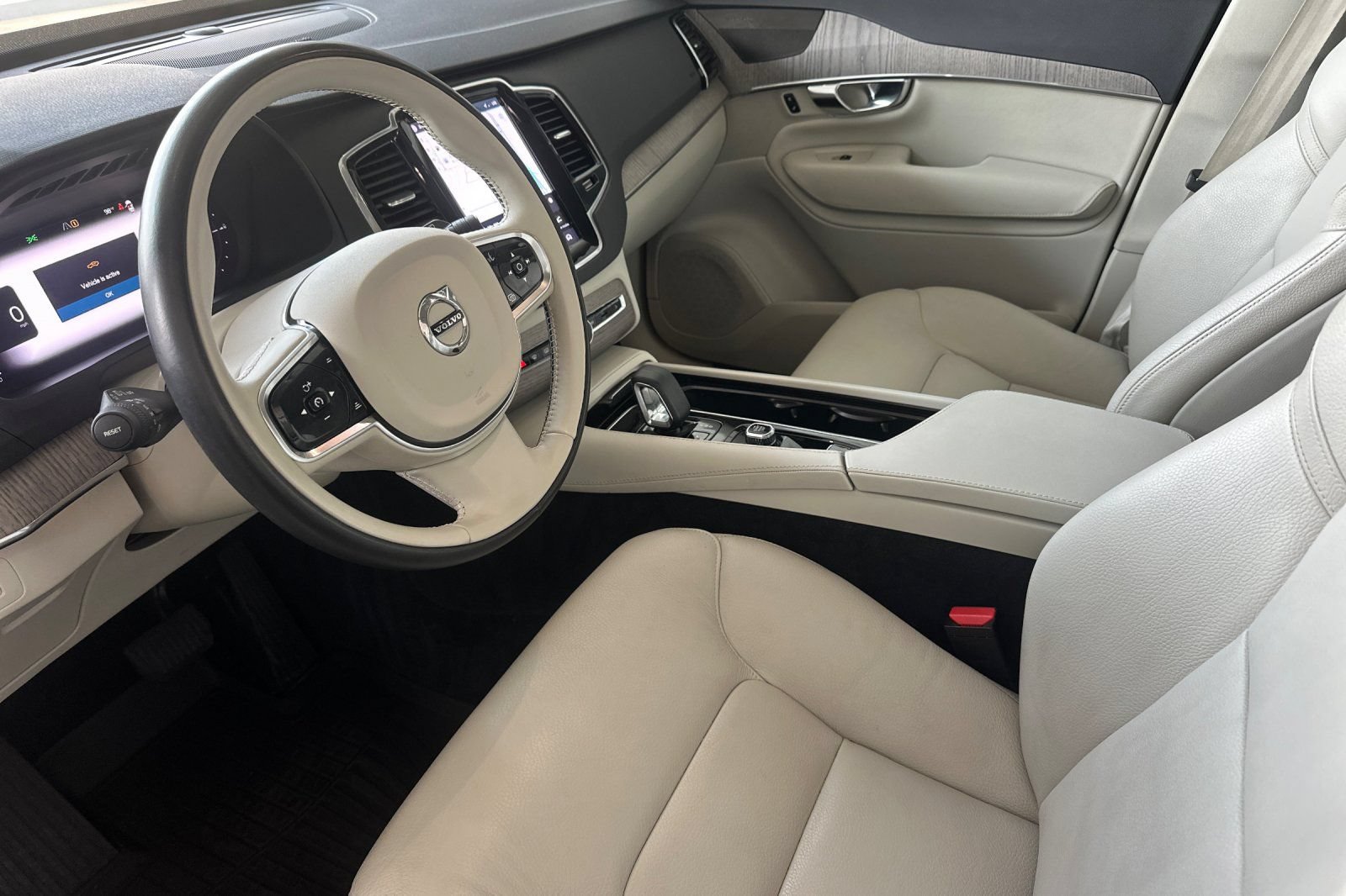Used 2023 Volvo XC90 T8 Plus AWD/4WD image 9