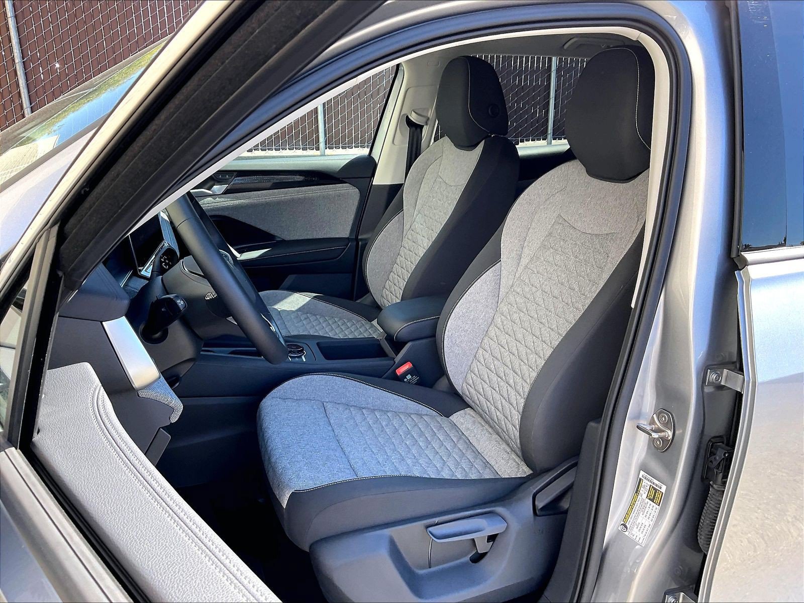 Certified 2025 Volkswagen Tiguan S FWD image 23