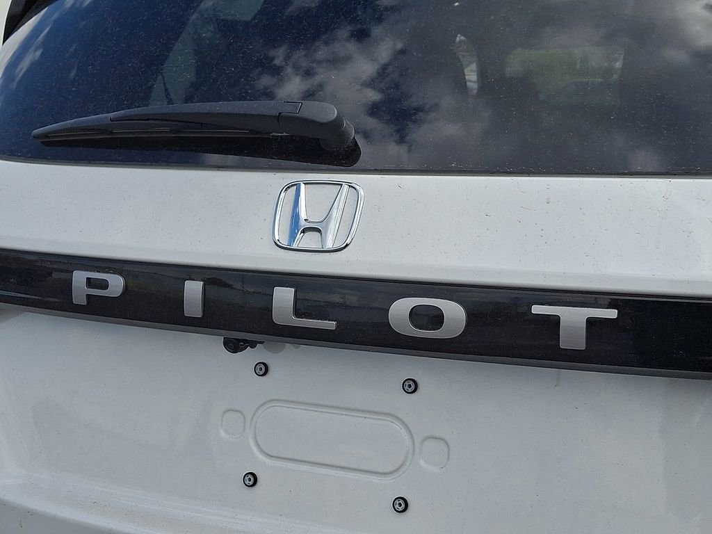 New 2026 Honda Pilot Touring image 11