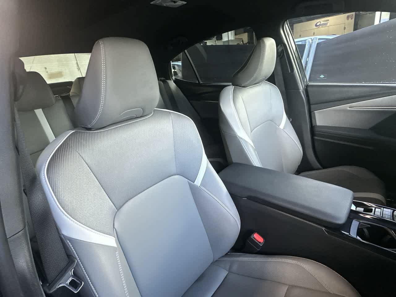 Used 2025 Toyota Camry SE FWD image 27