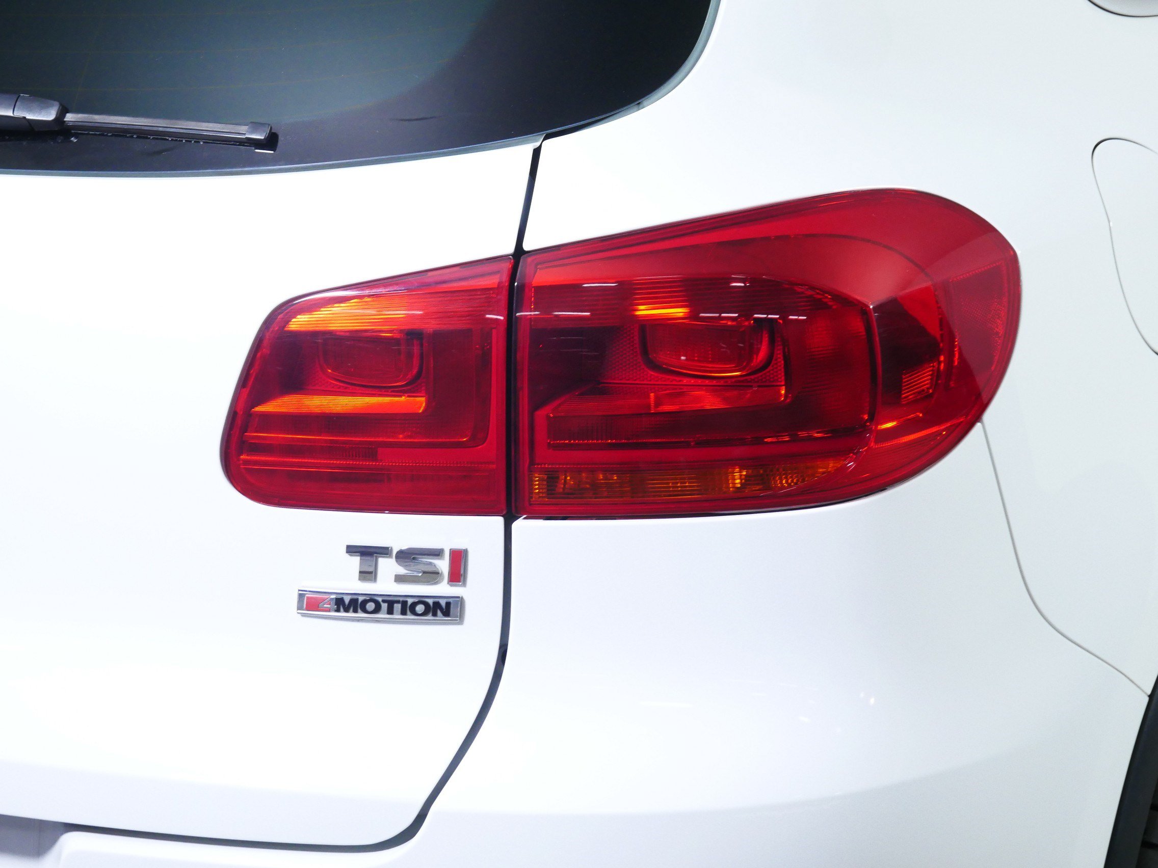 Used 2016 Volkswagen Tiguan SE AWD/4WD image 17