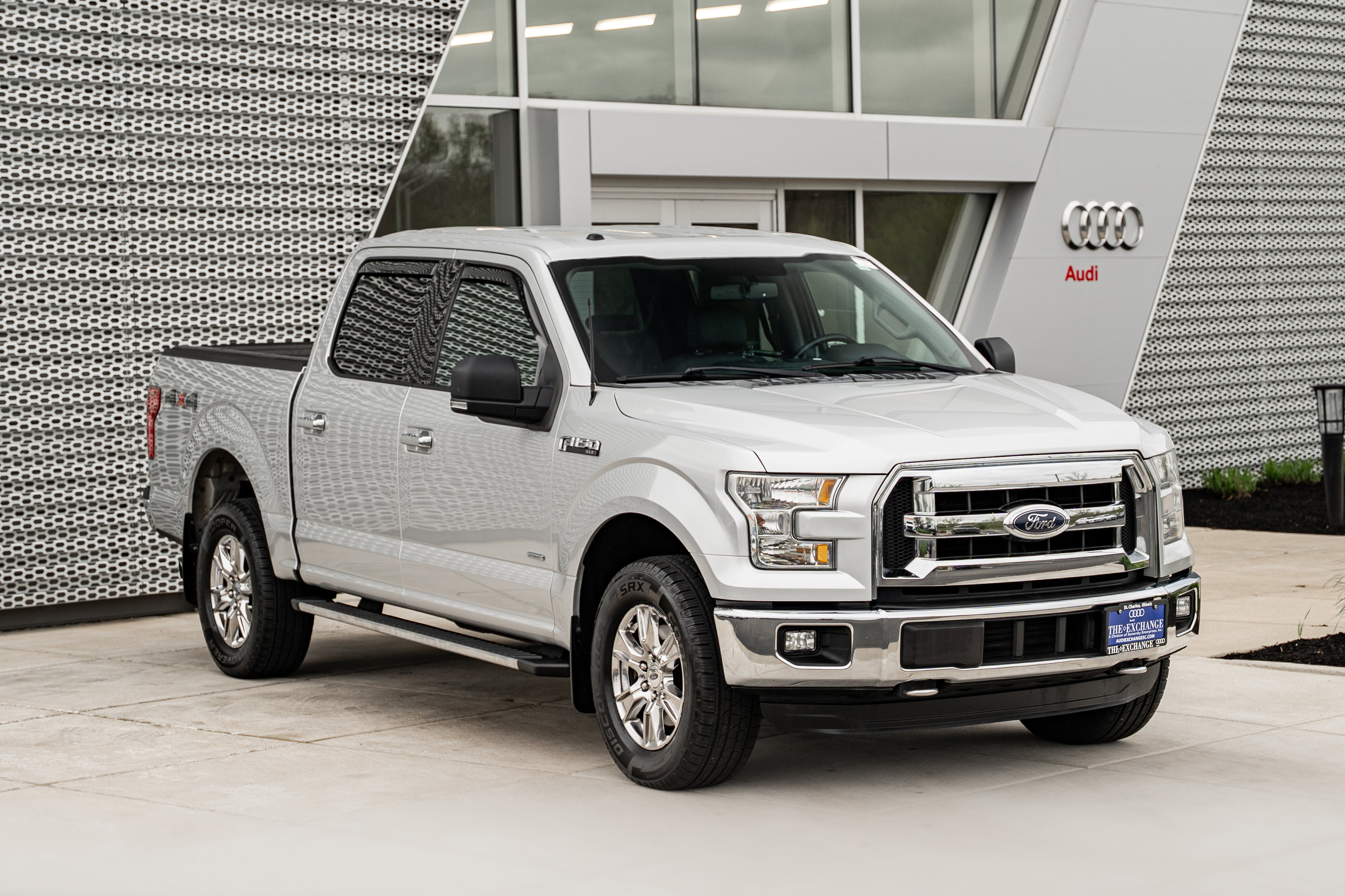 Used 2015 Ford F150 XLT w/ Equipment Group 302A Luxury AWD/4WD image 2