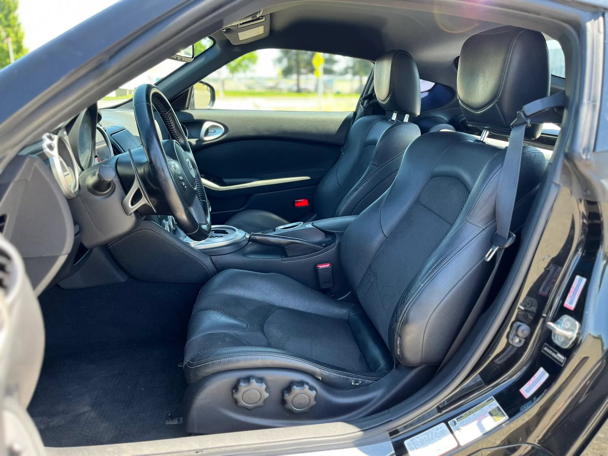 Used 2011 Nissan 370Z Touring w/ Sport Pkg RWD image 12