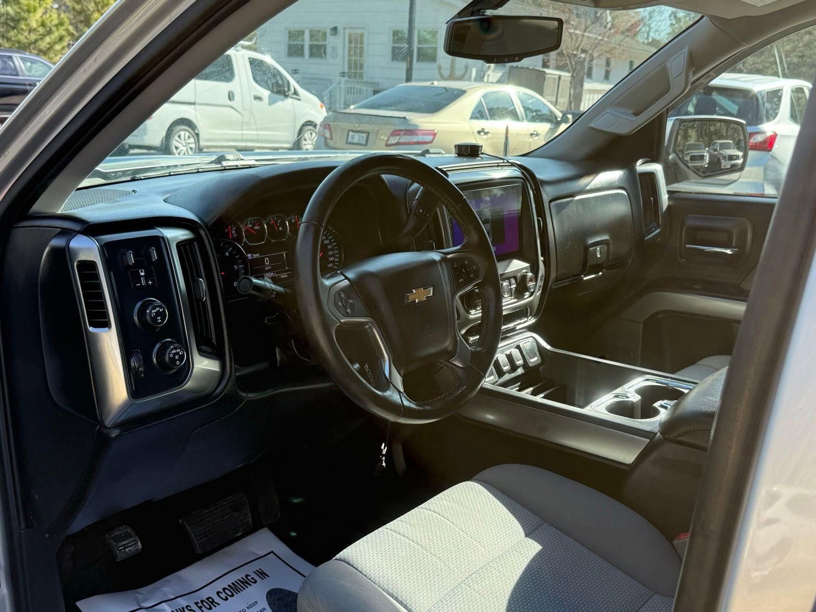 Used 2018 Chevrolet Silverado 1500 LT w/ All Star Edition AWD/4WD image 22