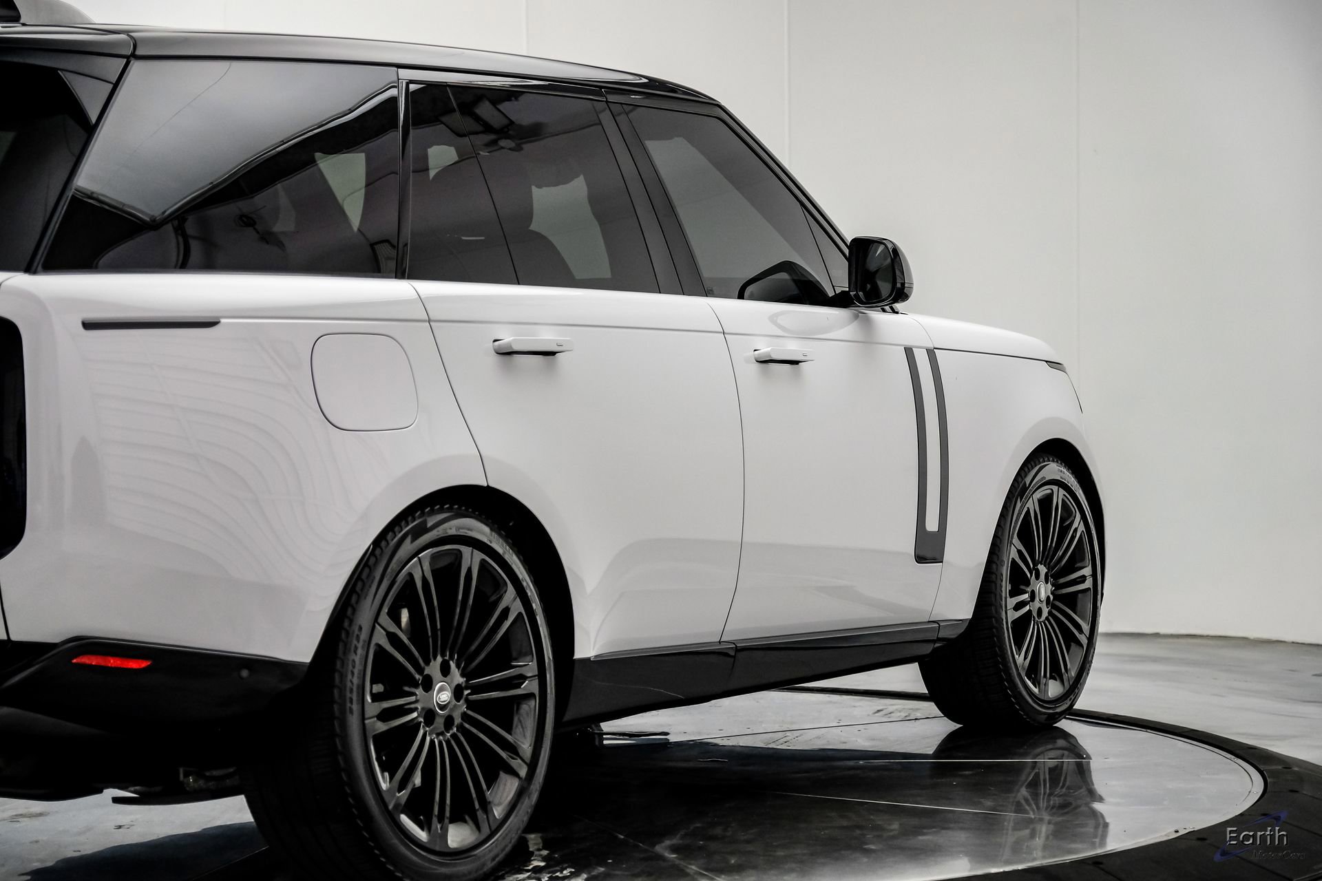 Used 2024 Land Rover Range Rover SE AWD/4WD image 18