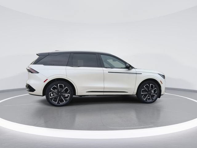 New 2026 Lincoln Nautilus Reserve AWD/4WD image 9