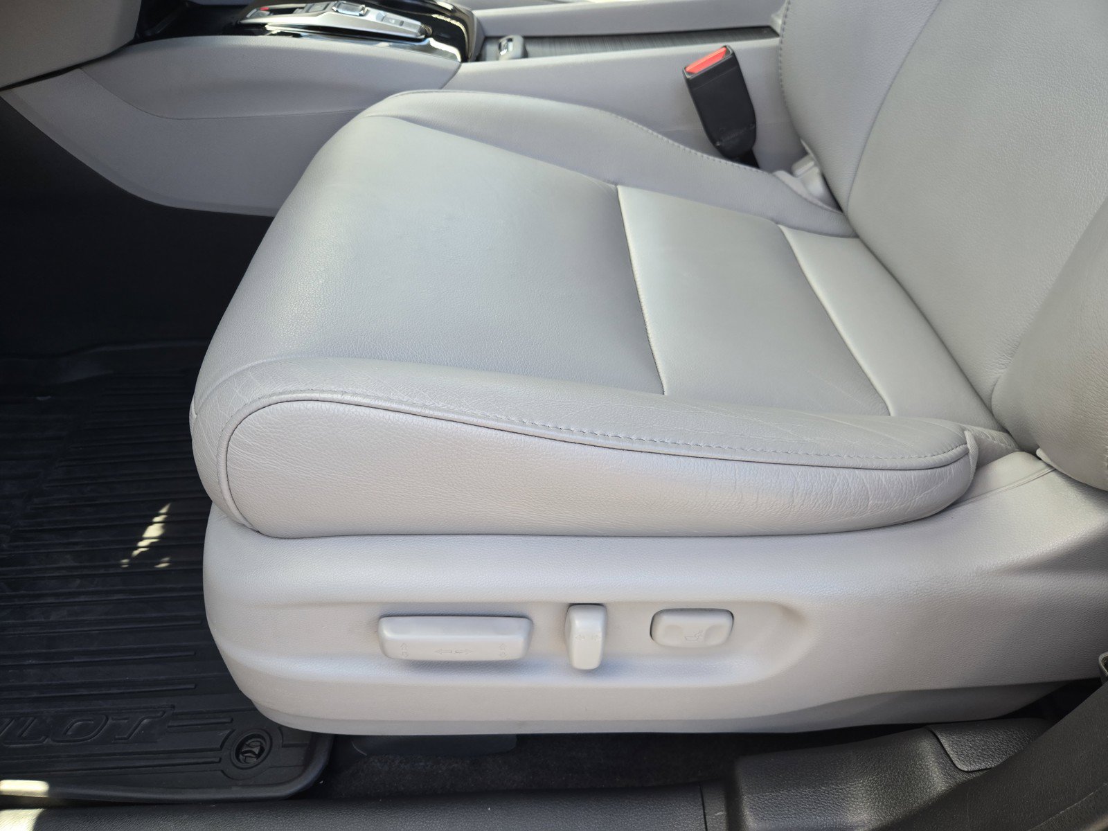 Used 2017 Honda Pilot Touring image 18