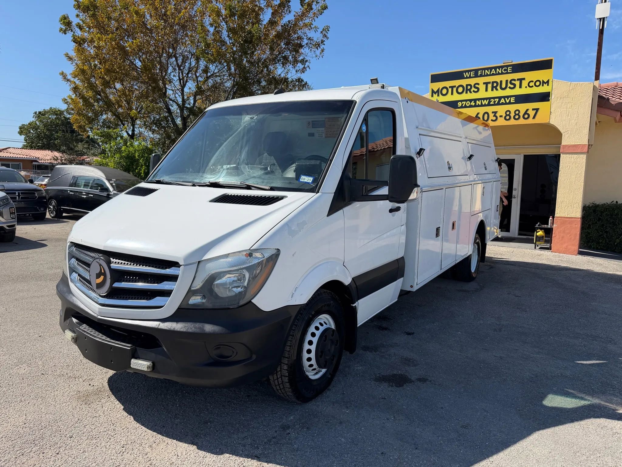 Used 2018 Mercedes-Benz Sprinter 3500 w/ Swivel Seat Package image 2