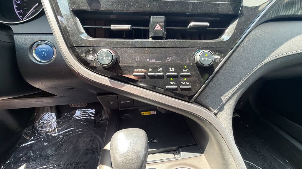 Used 2022 Toyota Camry XSE w/ Navigation Upgrade Package FWD image 24