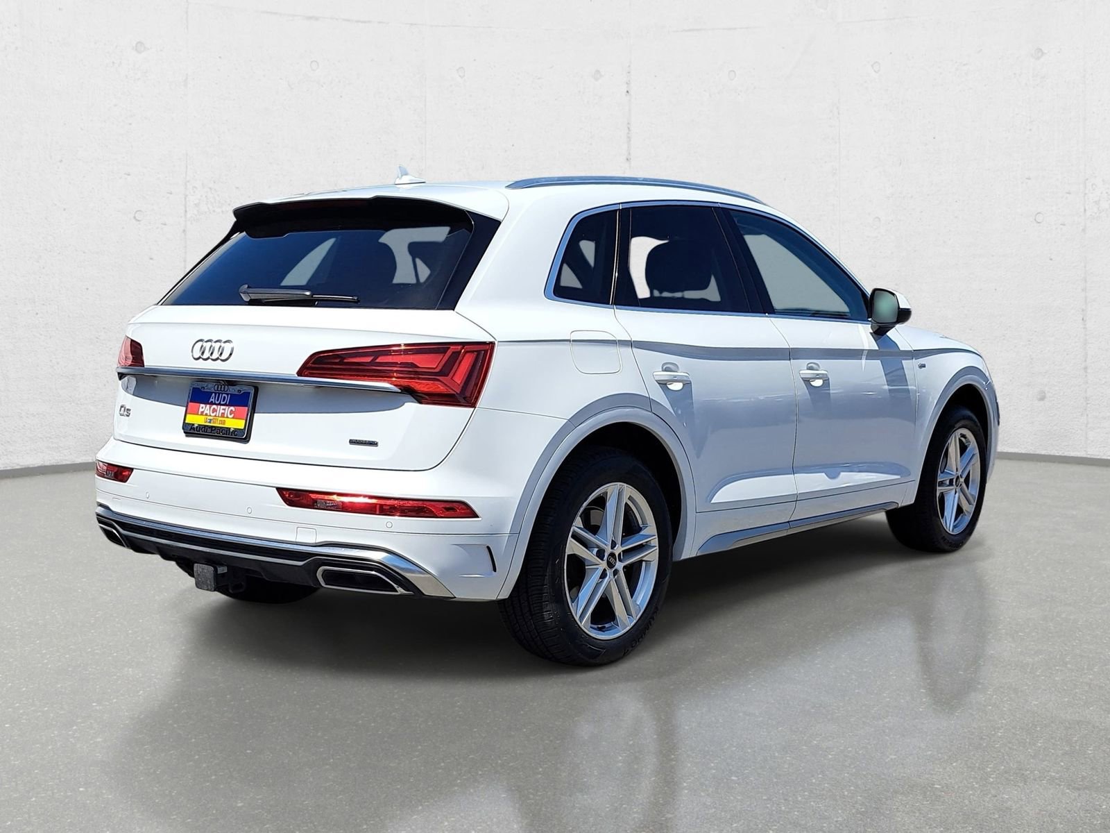 Used 2023 Audi Q5 e Premium Plus w/ Premium Plus Package AWD/4WD image 5