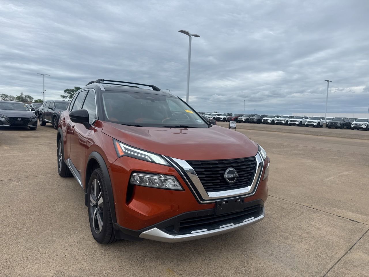 Certified 2023 Nissan Rogue Platinum w/ Platinum Premium Package FWD image 1