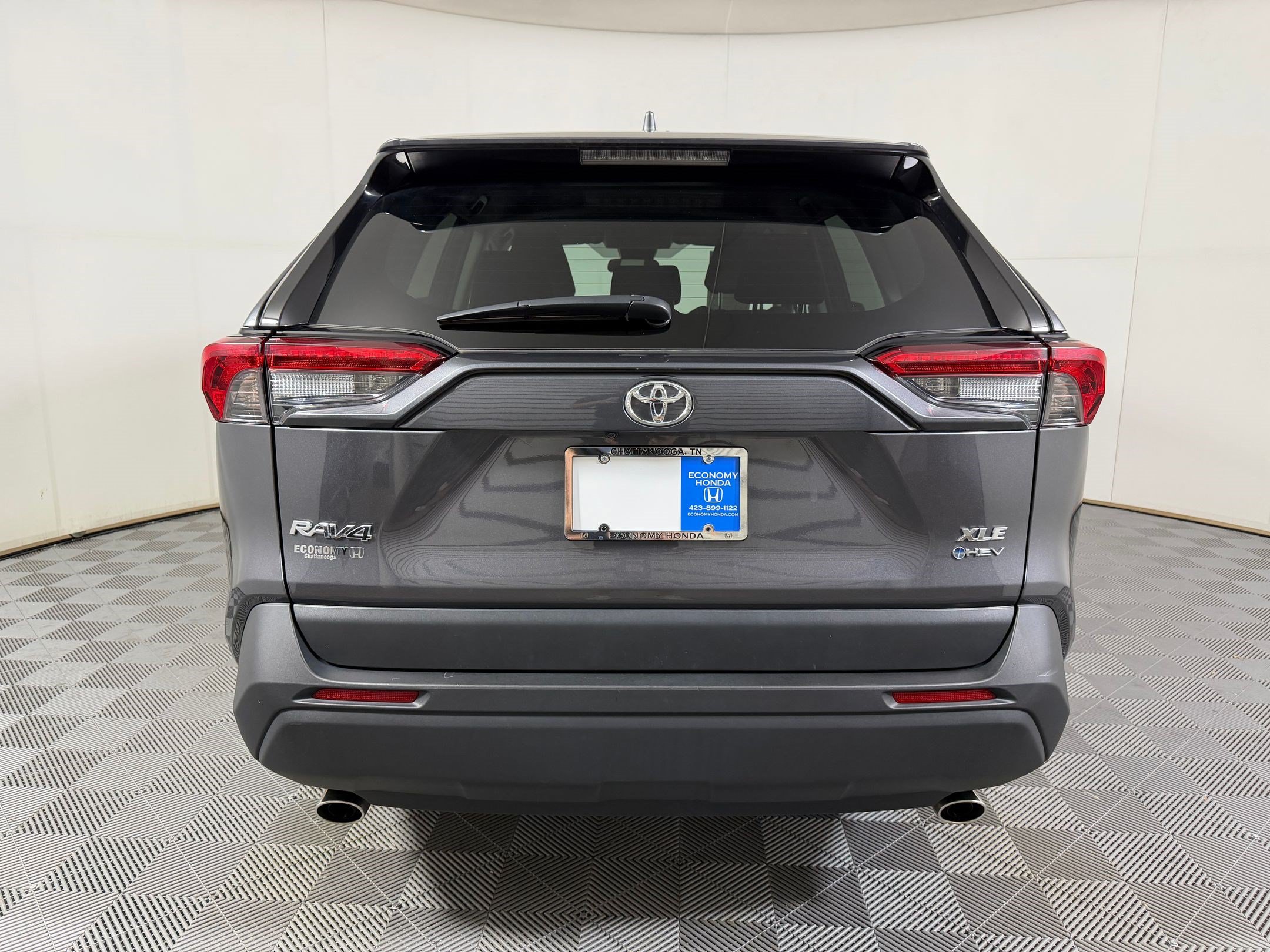 Used 2025 Toyota RAV4 XLE AWD/4WD image 8