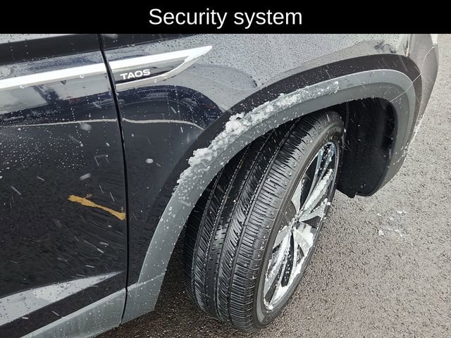 Used 2024 Volkswagen Taos SE image 17