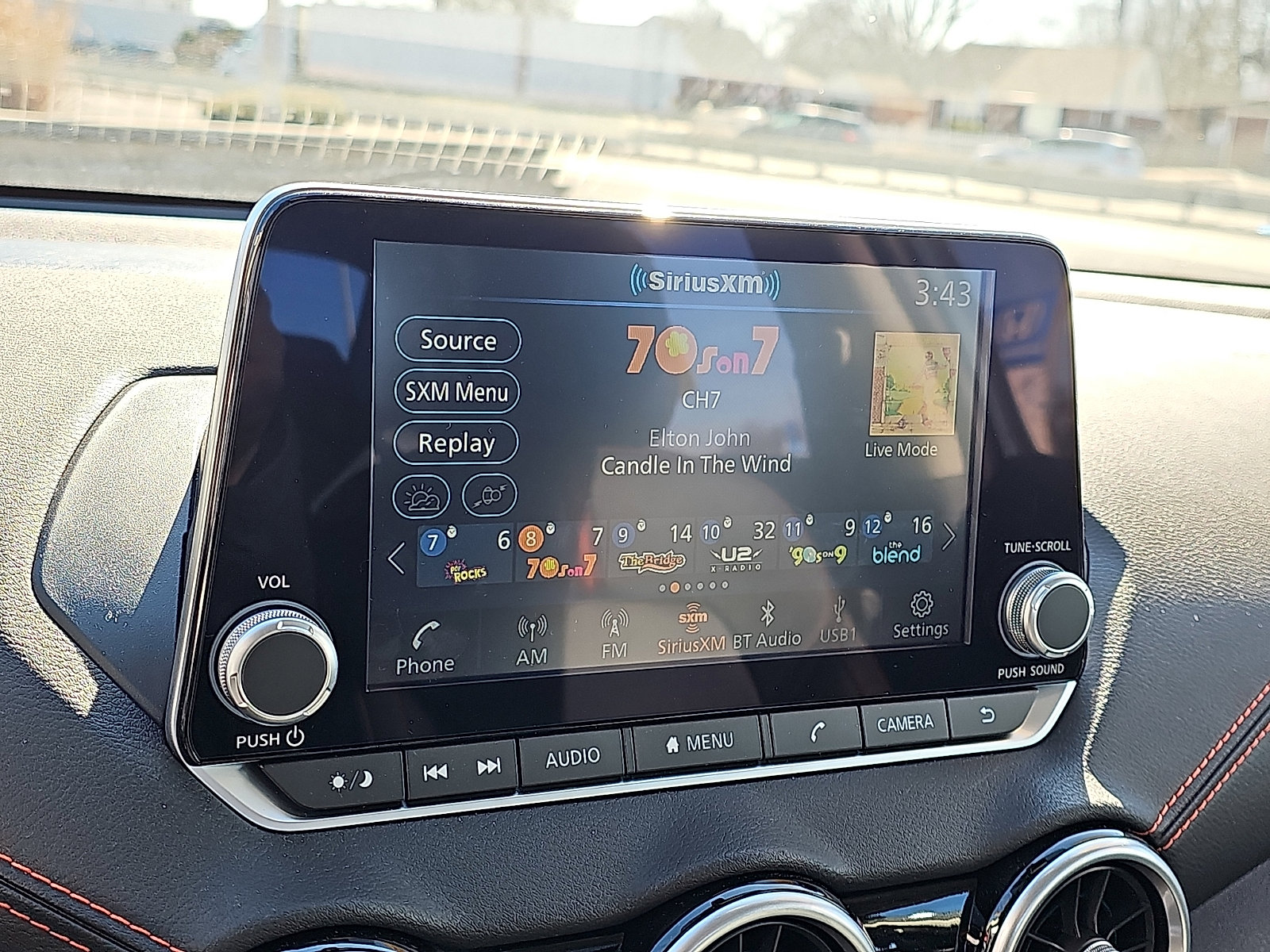 Certified 2025 Nissan Sentra SR w/ SR Premium Package image 18