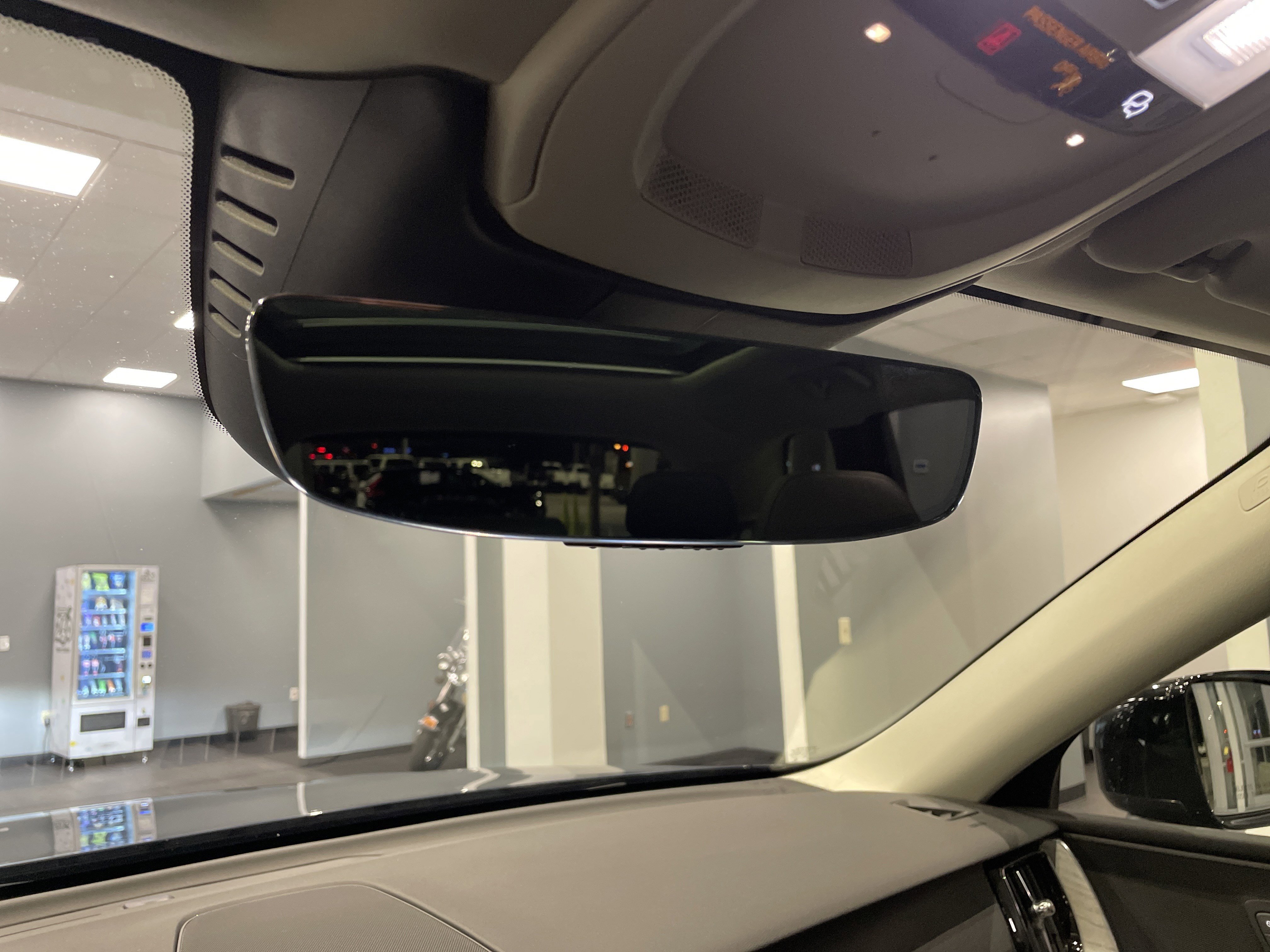 Used 2025 Volvo XC60 B5 Plus image 33