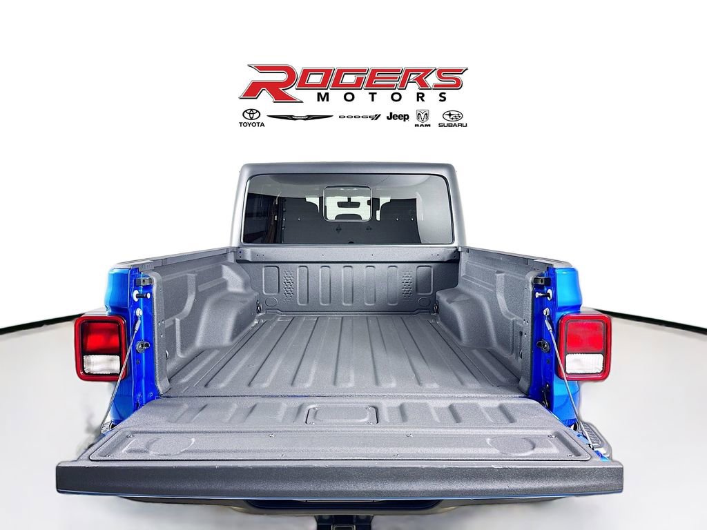Certified 2021 Jeep Gladiator Willys image 24