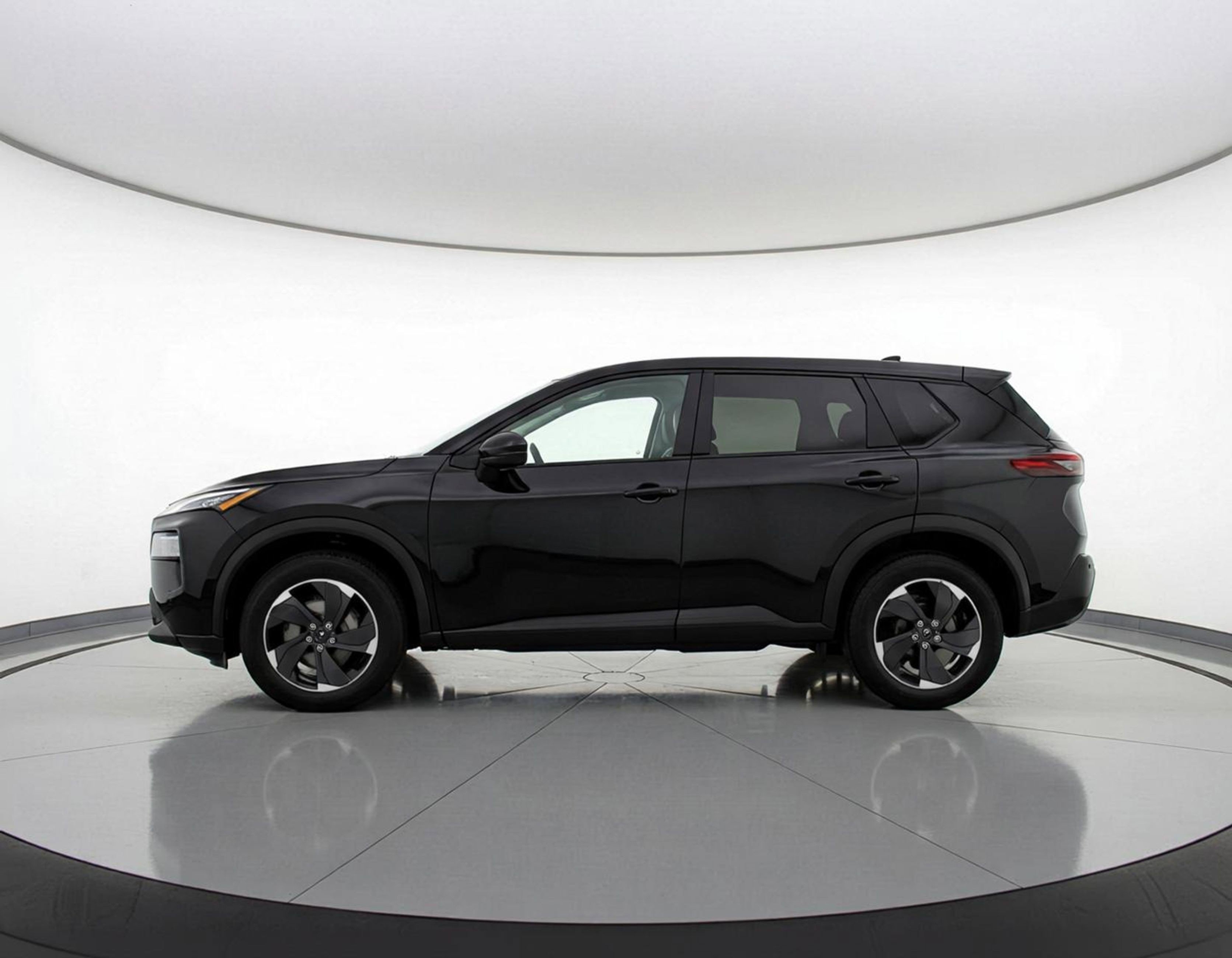 Used 2025 Nissan Rogue SV AWD/4WD image 5
