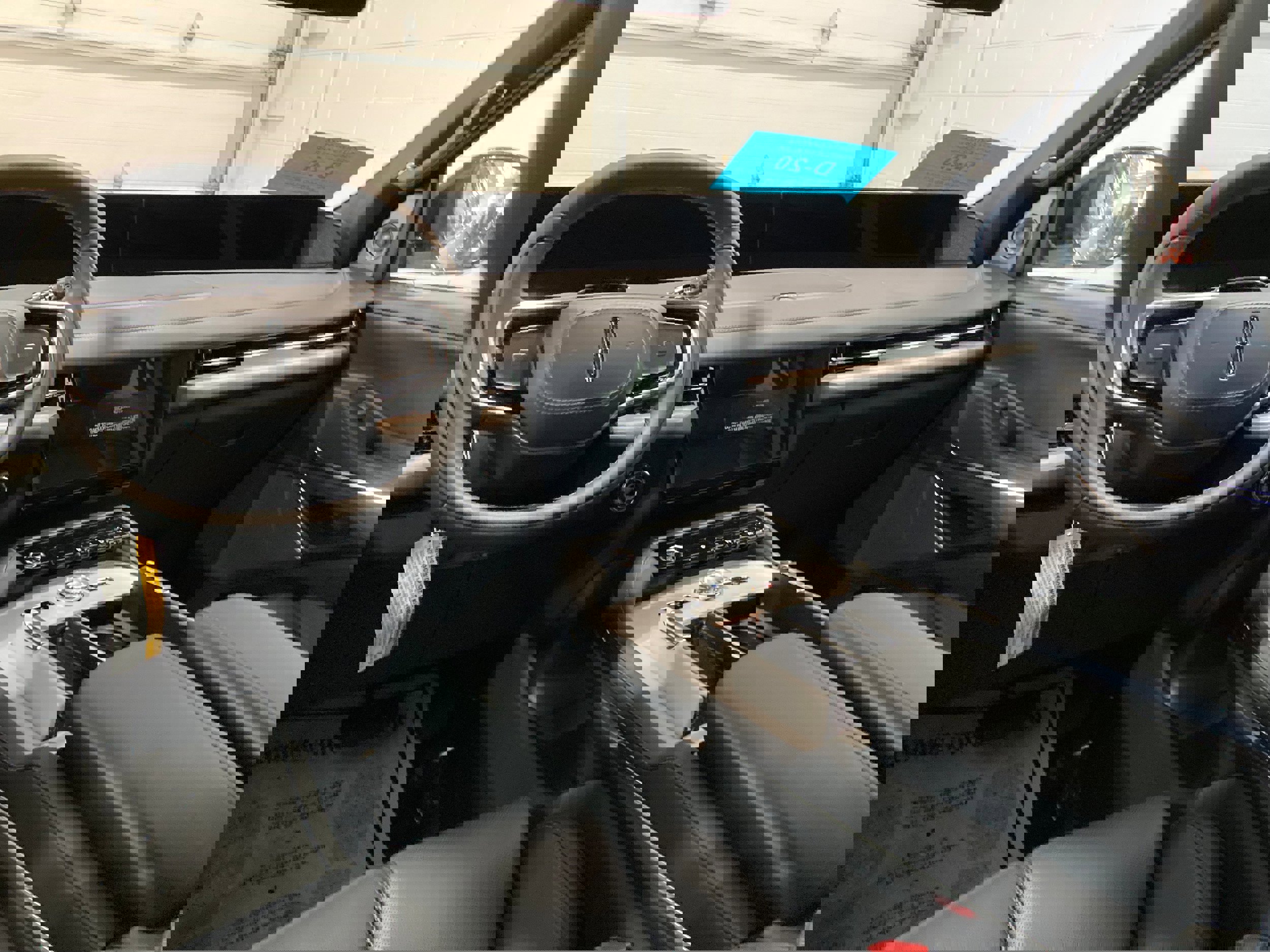 Used 2025 Lincoln Navigator L Reserve w/ Jet Appearance Package image 23