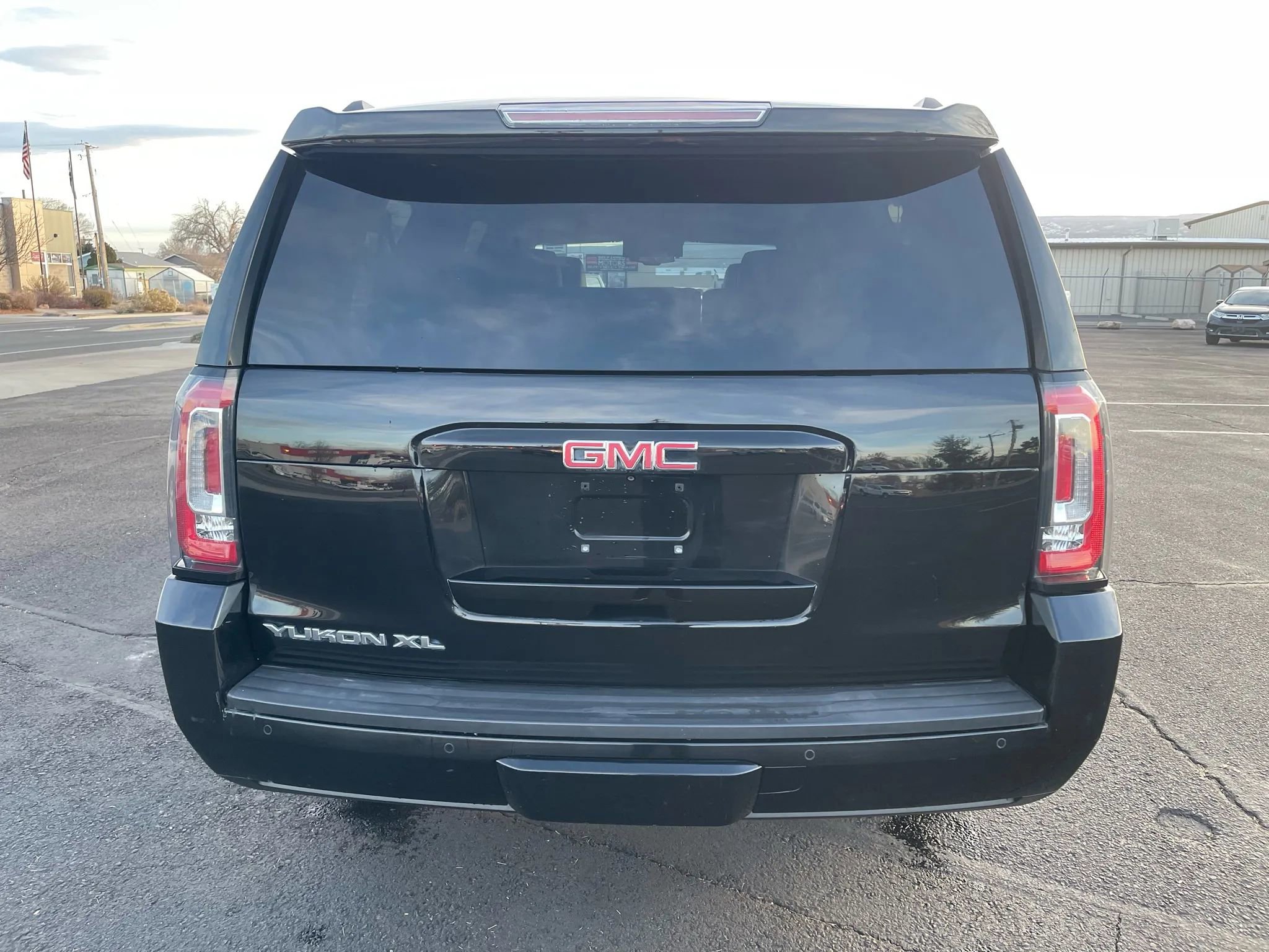 Used 2015 GMC Yukon XL SLT w/ Open Road Package image 7