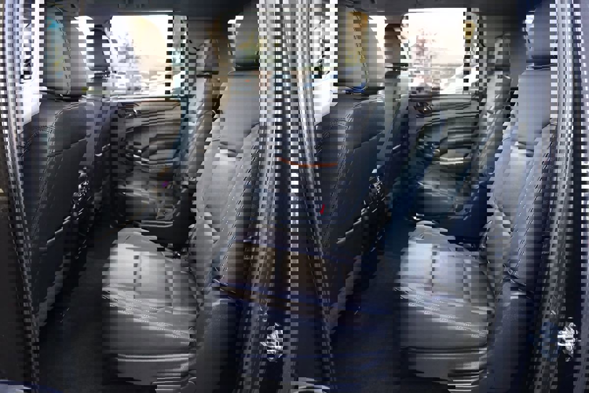 Used 2018 Chevrolet Suburban Premier image 14