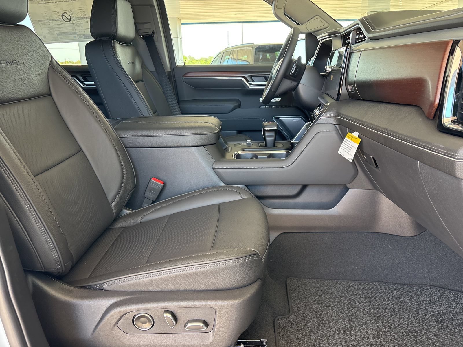 New 2026 GMC Sierra 1500 Denali w/ Denali Reserve Package AWD/4WD image 22