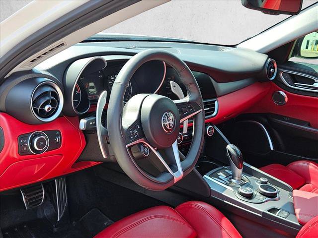 Used 2019 Alfa Romeo Giulia Ti Sport w/ Quick Order Package 22S Sport AWD/4WD image 9