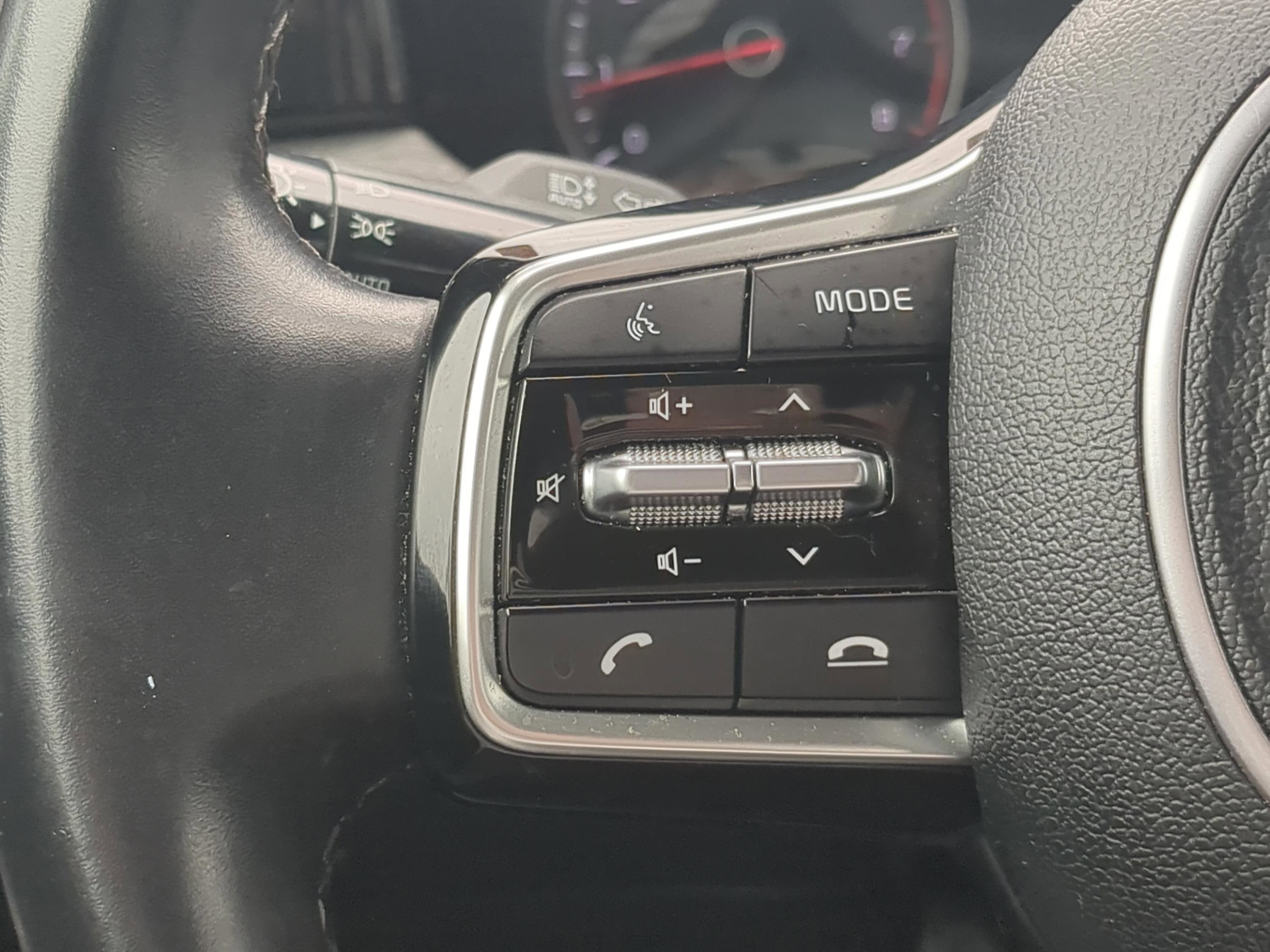 Used 2023 Kia Sorento S image 24