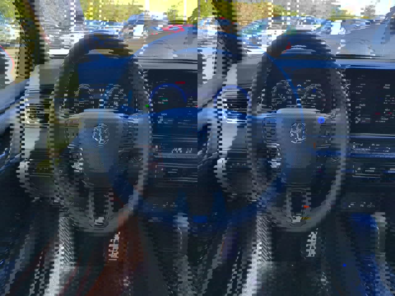 Used 2025 Toyota Camry XSE image 15