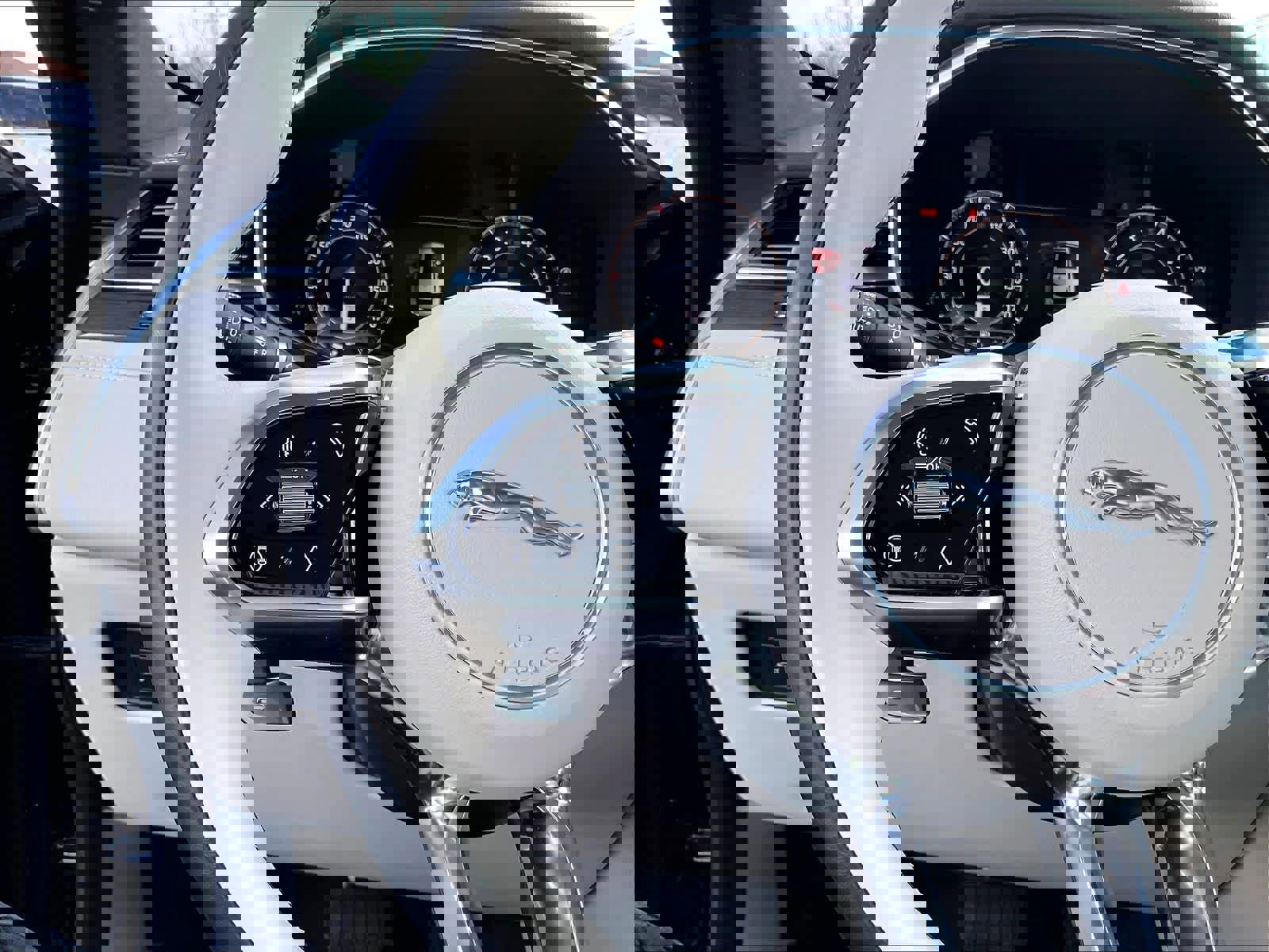 Used 2025 Jaguar F-PACE R-Dynamic S image 20