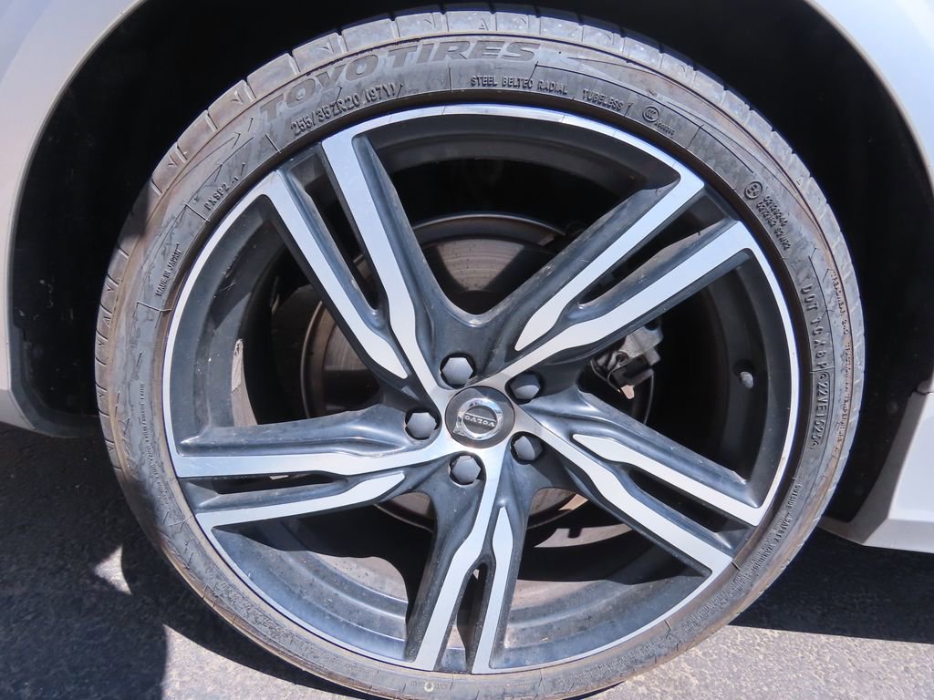 Used 2019 Volvo V90 T6 R-Design w/ Advanced Package image 17