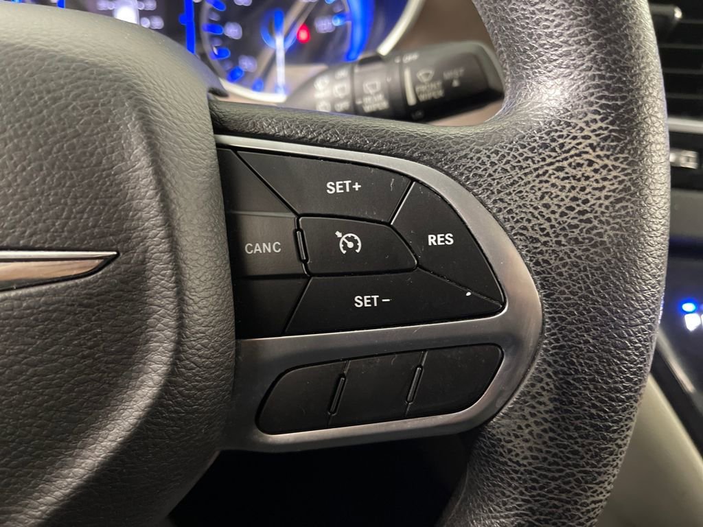 Used 2019 Chrysler Pacifica Touring Plus image 29