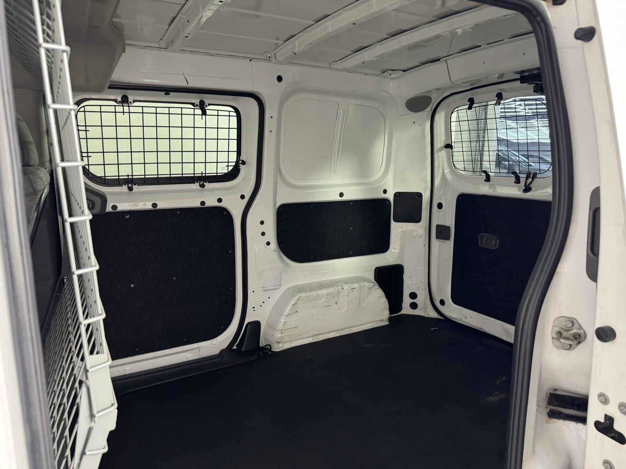 Used 2018 Nissan NV200 SV w/ Navigation Package FWD image 23