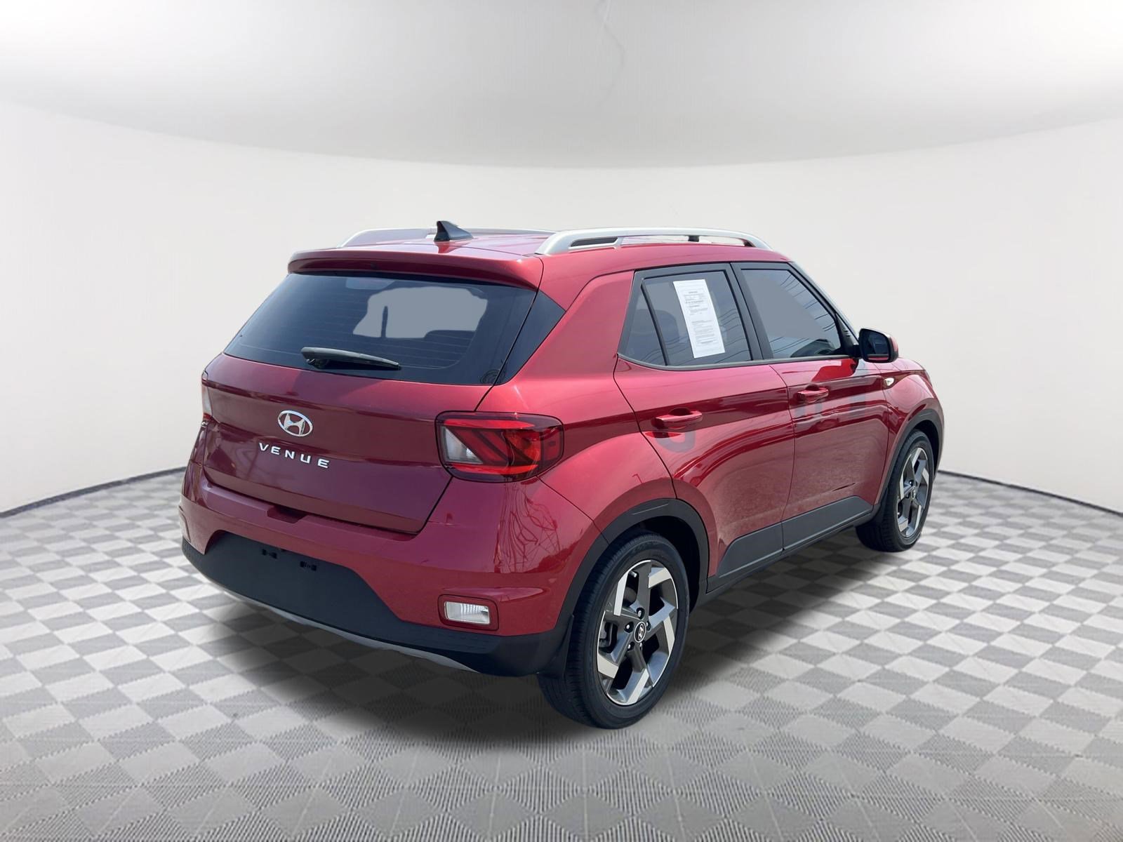 Used 2022 Hyundai Venue SEL FWD image 5