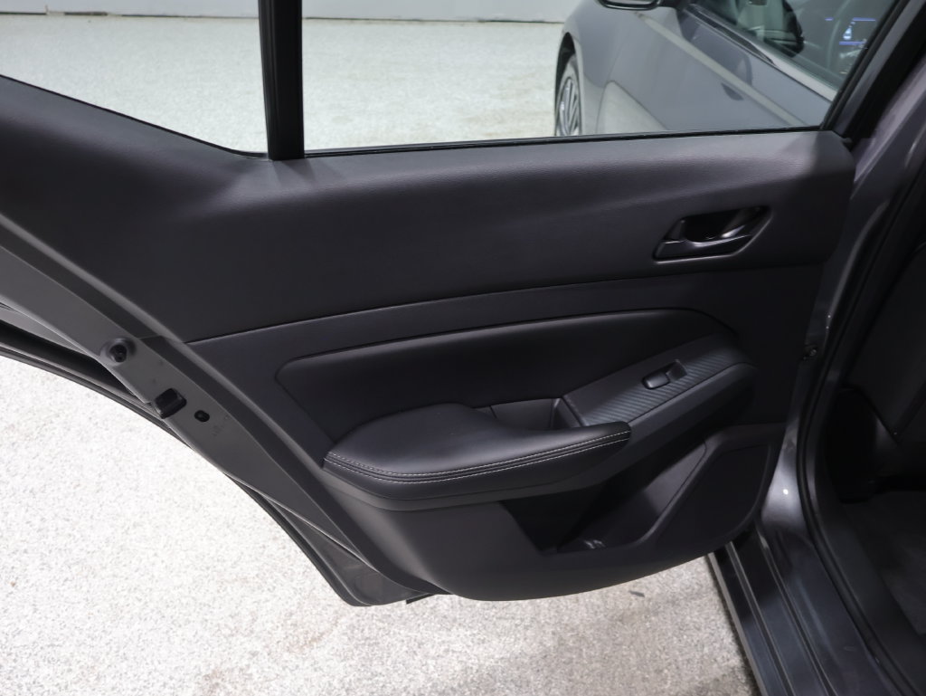 Used 2025 Nissan Altima 2.5 SV FWD image 19