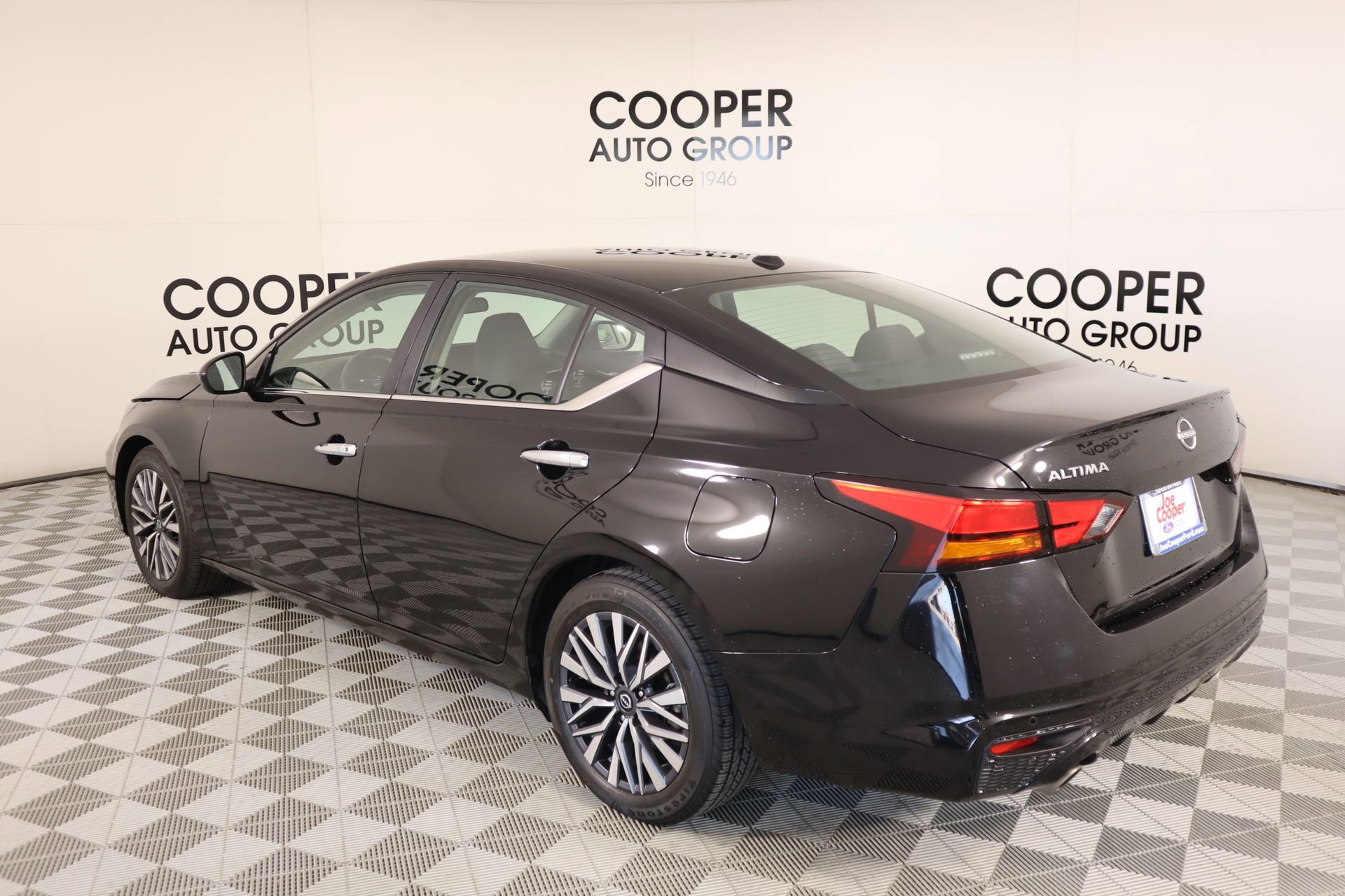 Used 2023 Nissan Altima 2.5 SV w/ SV Premium Package image 23