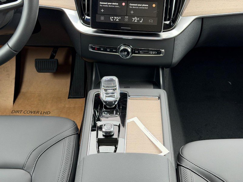 New 2026 Volvo XC90 T8 Plus w/ Protection Package AWD/4WD image 8
