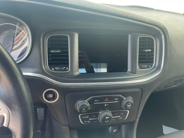 Used 2017 Dodge Charger SXT RWD image 24