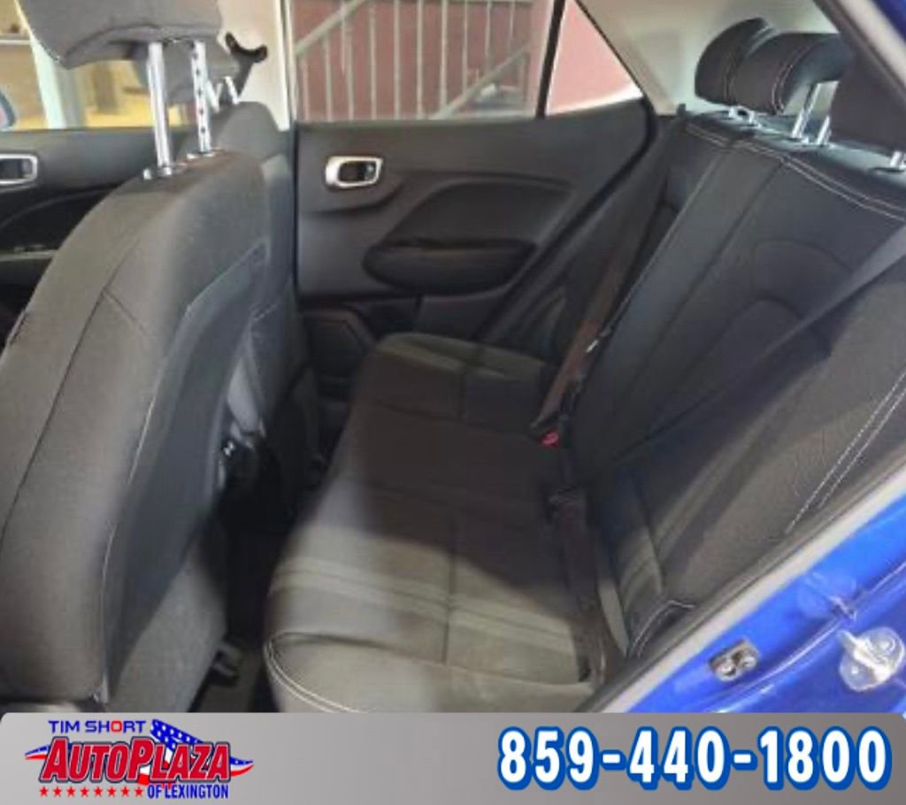 Used 2024 Hyundai Venue SEL image 5