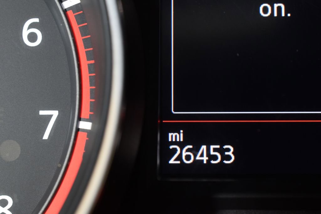Used 2020 Volkswagen GTI SE FWD image 5