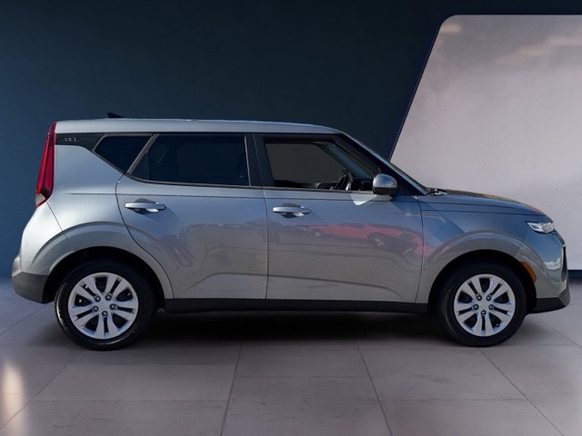 Used 2022 Kia Soul LX FWD image 5