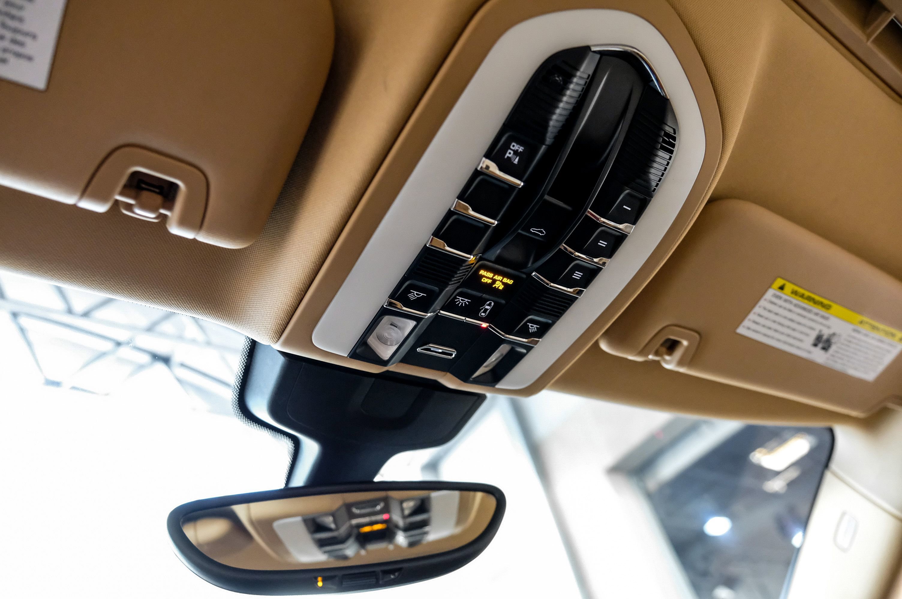 Used 2015 Porsche Panamera S w/ Premium Package Plus image 29