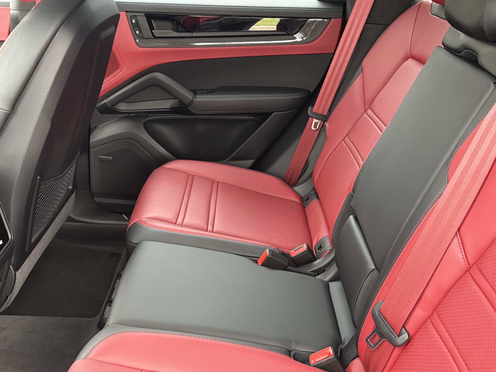 Used 2025 Porsche Cayenne GTS AWD/4WD image 12