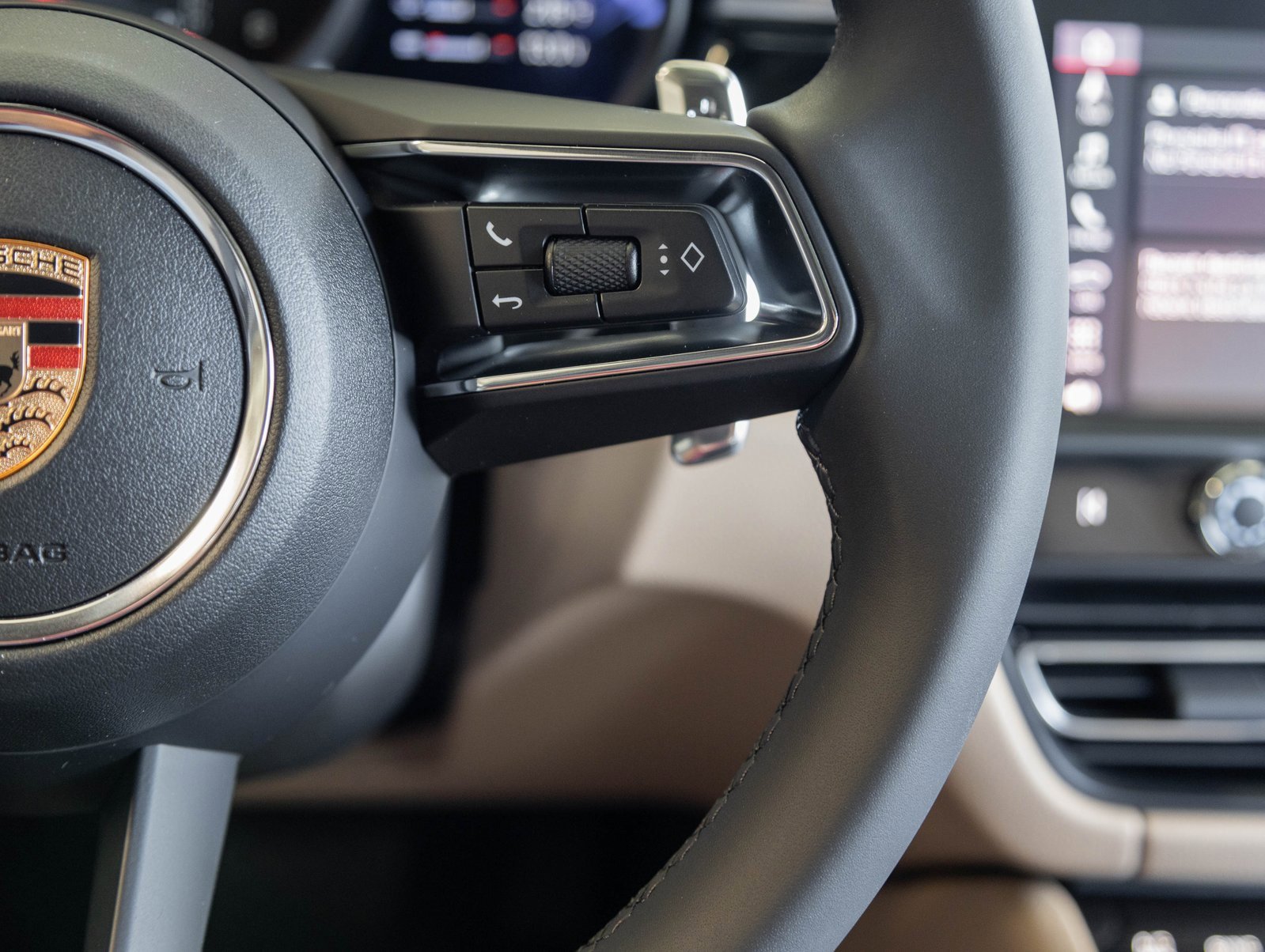 New 2026 Porsche Macan image 16